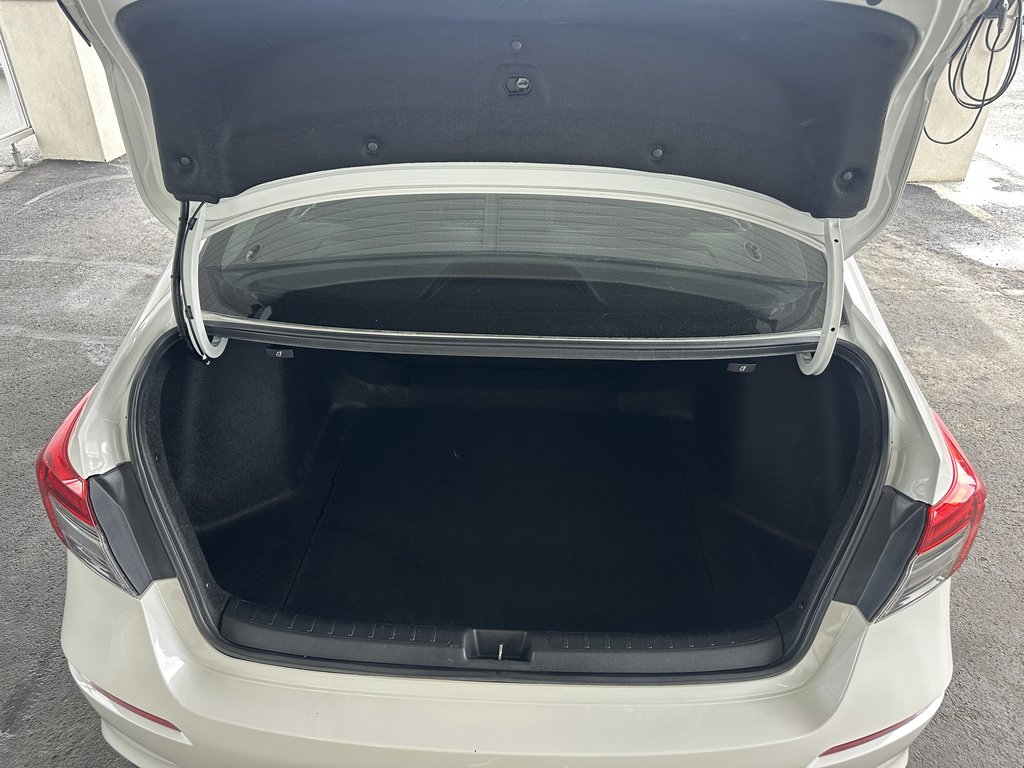 2022 Honda Civic Sedan EX CVT in Saint-Georges, Quebec - 24 - w1024h768px