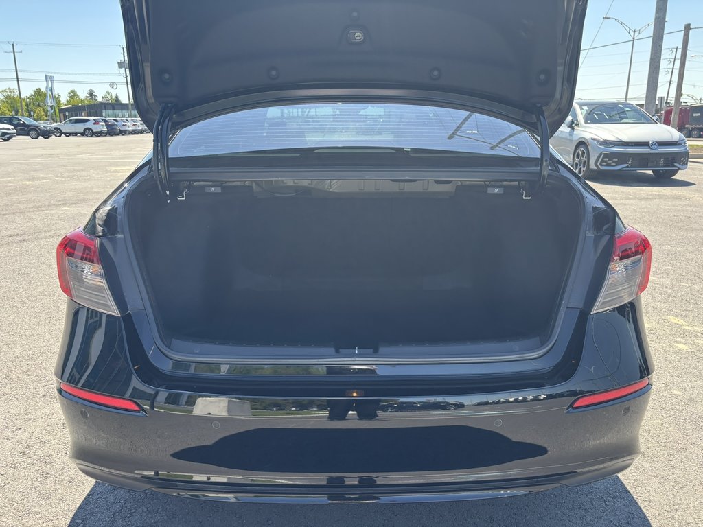 2022 Honda Civic Sedan Touring CVT in Saint-Georges, Quebec - 6 - w1024h768px