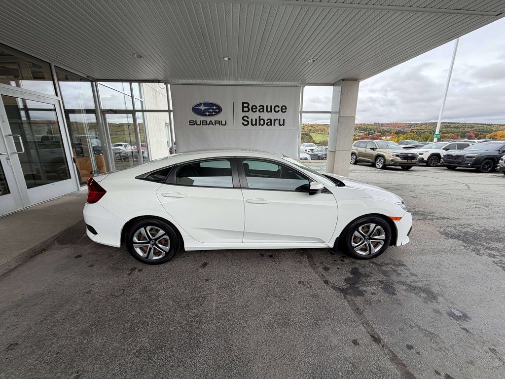 Honda Civic LX 2017 à Saint-Georges, Québec - 2 - w1024h768px