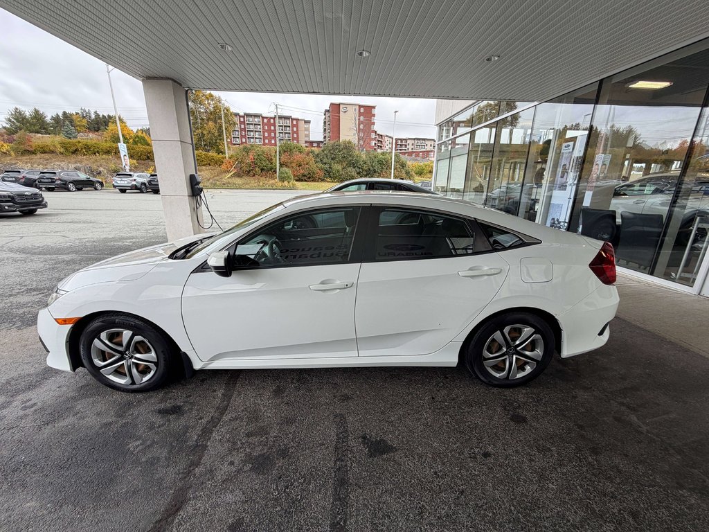 Honda Civic LX 2017 à Saint-Georges, Québec - 6 - w1024h768px