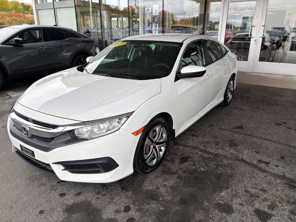 Honda Civic LX 2017 à Saint-Georges, Québec - 7 - w1024h768px