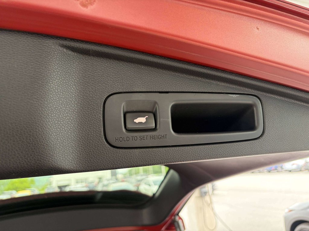 2017 Honda CR-V Touring in Saint-Georges, Quebec - 21 - w1024h768px