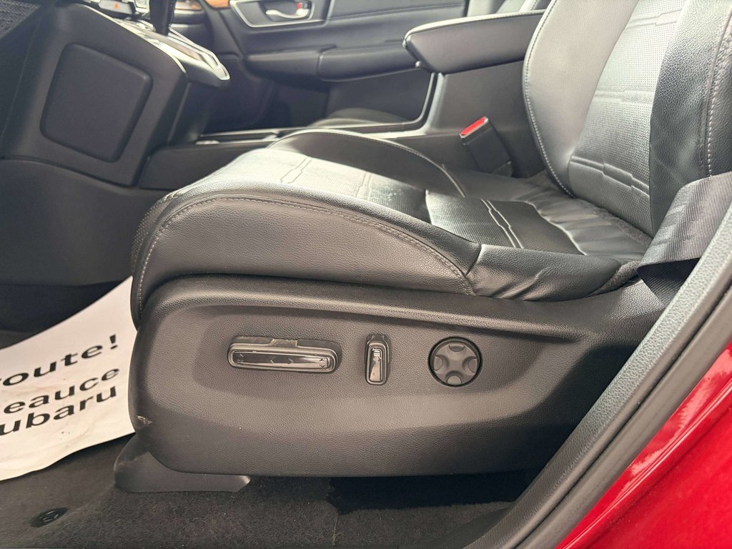 2017 Honda CR-V Touring in Saint-Georges, Quebec - 18 - w1024h768px