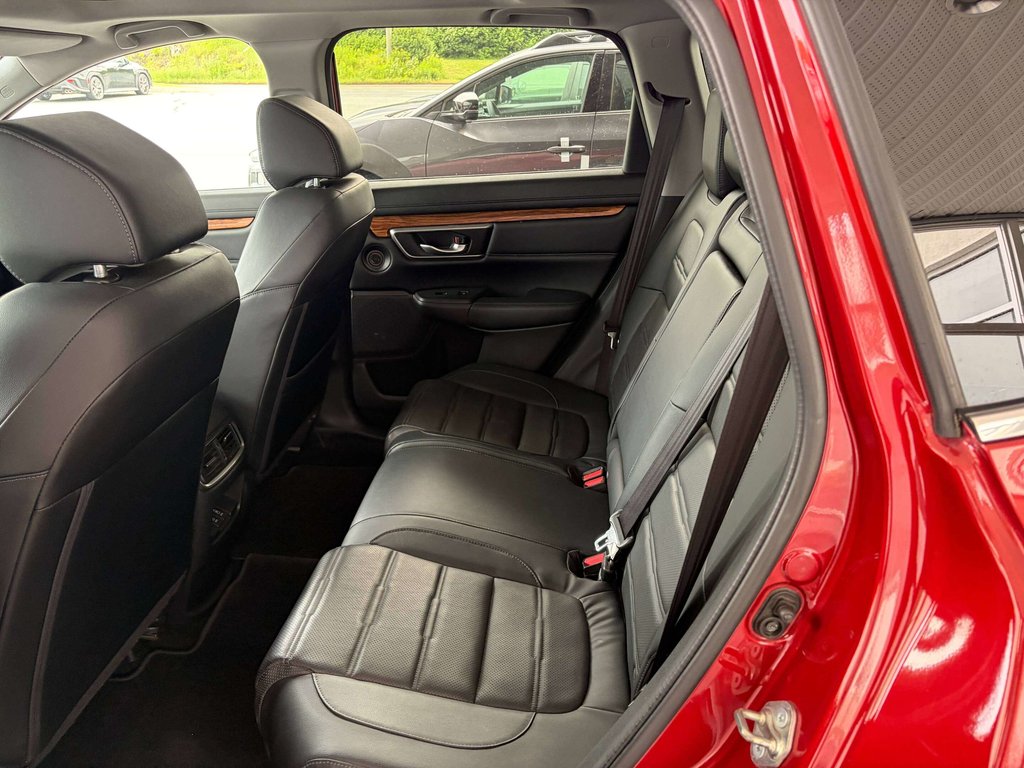 2017 Honda CR-V Touring in Saint-Georges, Quebec - 20 - w1024h768px