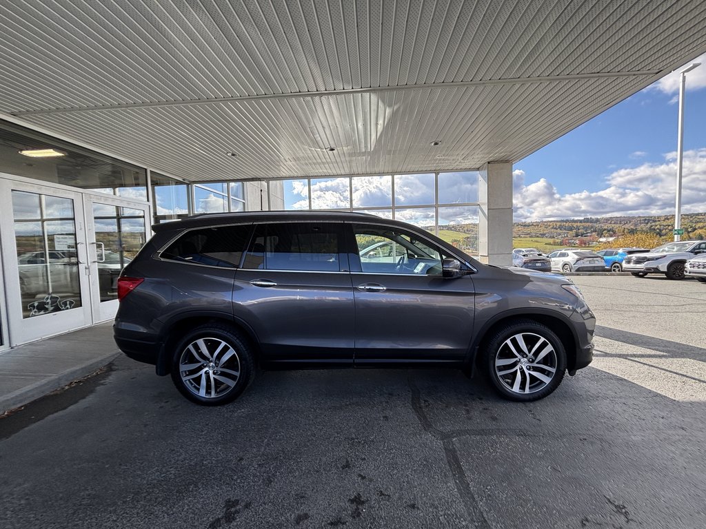 2017 Honda Pilot 4WD 4dr Touring in Saint-Georges, Quebec - 2 - w1024h768px