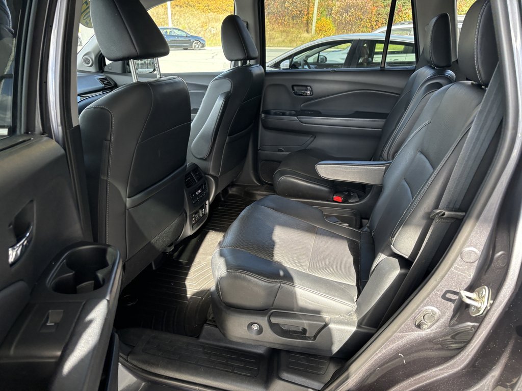 2017 Honda Pilot 4WD 4dr Touring in Saint-Georges, Quebec - 19 - w1024h768px