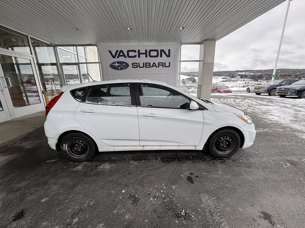 2016  Accent 5dr HB Auto SE in Saint-Georges, Quebec - 3 - w1024h768px