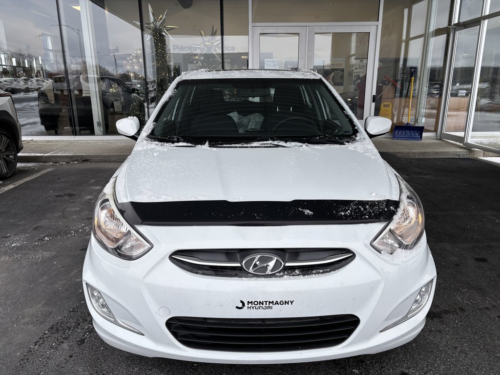 2016  Accent 5dr HB Auto SE in Saint-Georges, Quebec - 1 - w1024h768px