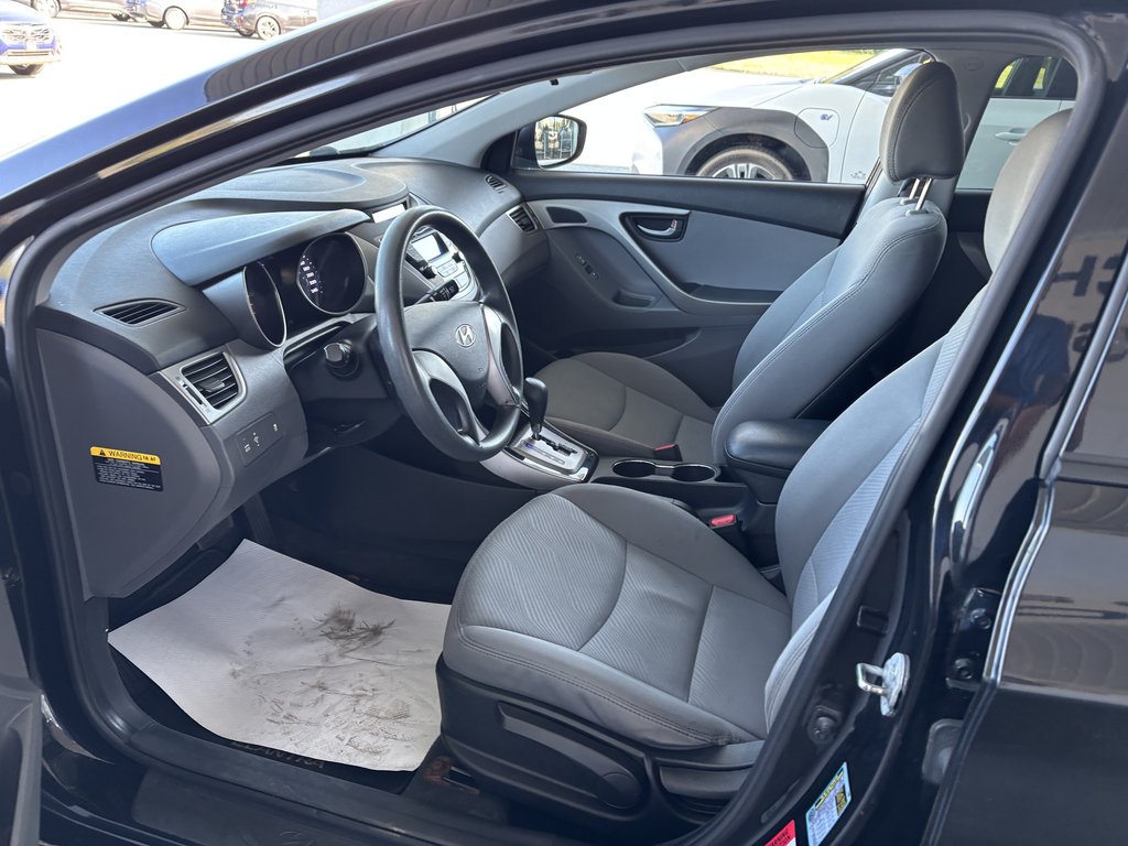 2013 Hyundai Elantra 4dr Sdn Auto L in Saint-Georges, Quebec - 10 - w1024h768px