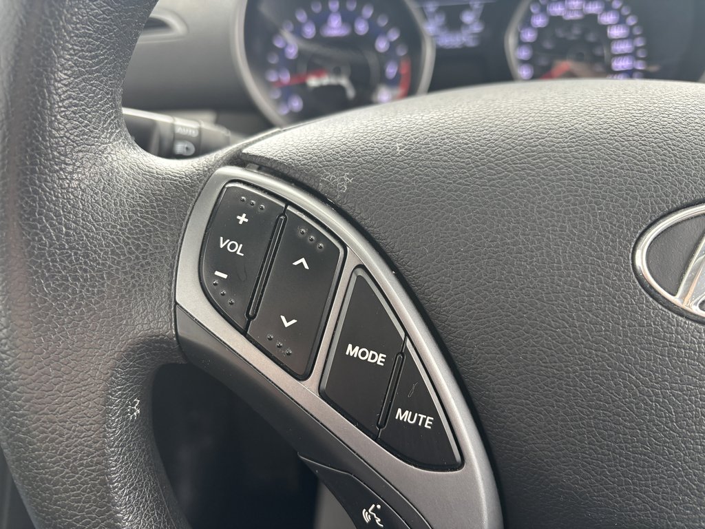 Hyundai Elantra 4dr Sdn Man GL 2016 à Saint-Georges, Québec - 14 - w1024h768px