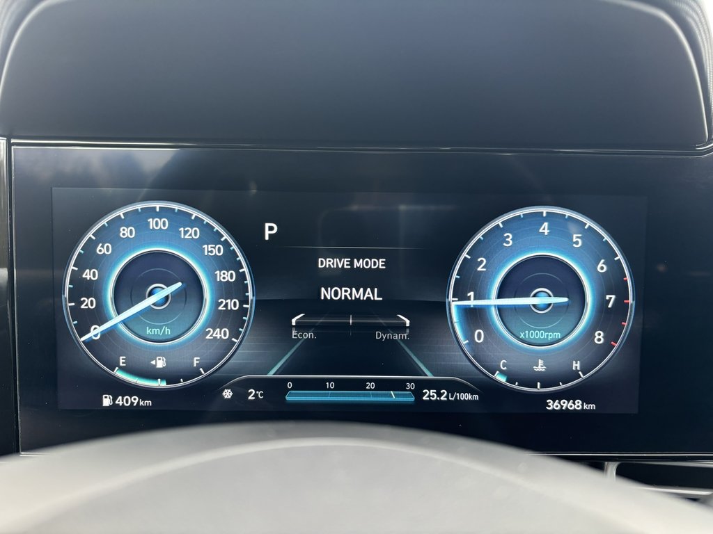 2023 Hyundai Elantra Preferred IVT w-Tech Pkg in Saint-Georges, Quebec - 13 - w1024h768px