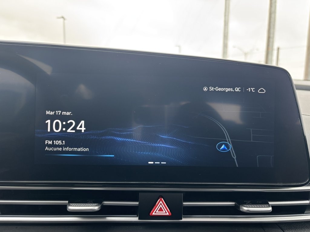 2023 Hyundai Elantra Preferred IVT w-Tech Pkg in Saint-Georges, Quebec - 16 - w1024h768px