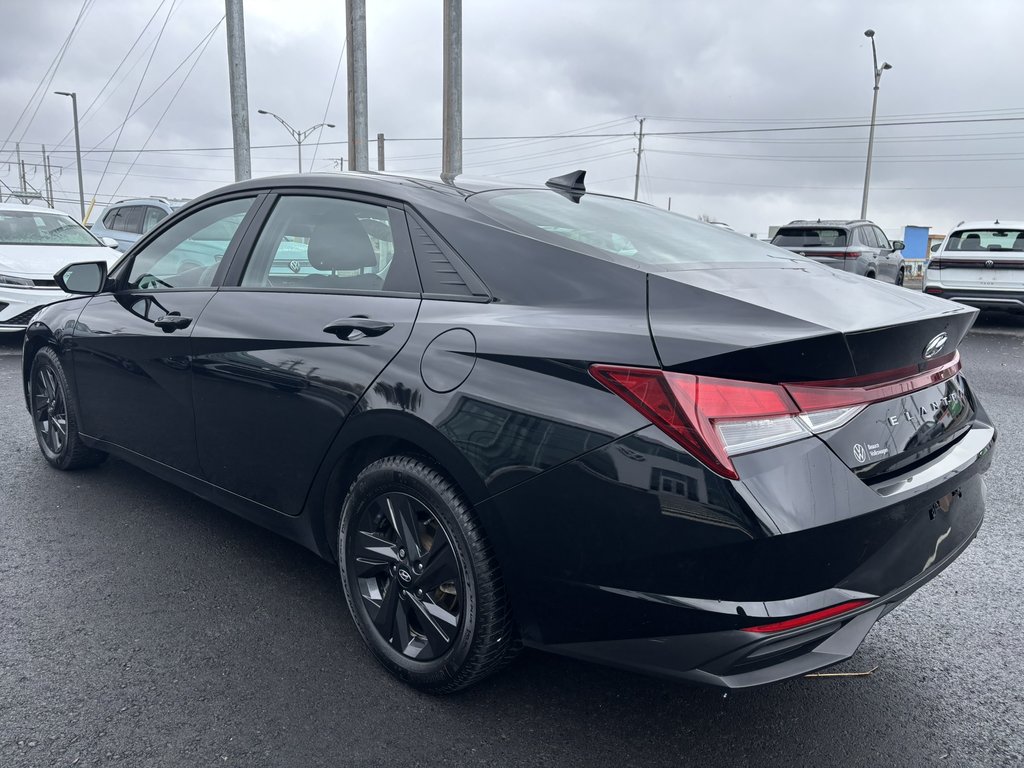 2023 Hyundai Elantra Preferred IVT w-Tech Pkg in Saint-Georges, Quebec - 4 - w1024h768px