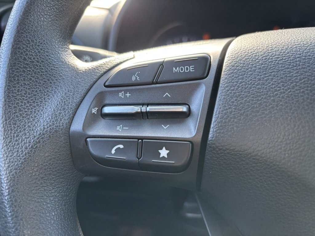 2022 Hyundai Kona 2.0L Essential AWD in Saint-Georges, Quebec - 10 - w1024h768px