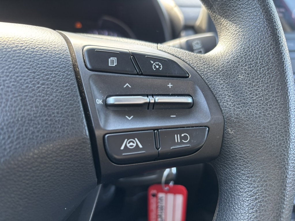 2022 Hyundai Kona 2.0L Essential AWD in Saint-Georges, Quebec - 11 - w1024h768px