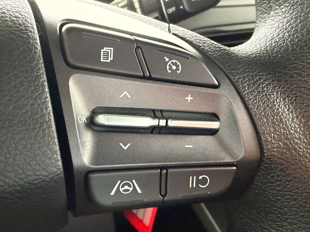 2023 Hyundai KONA Essential in Saint-Georges, Quebec - 15 - w1024h768px