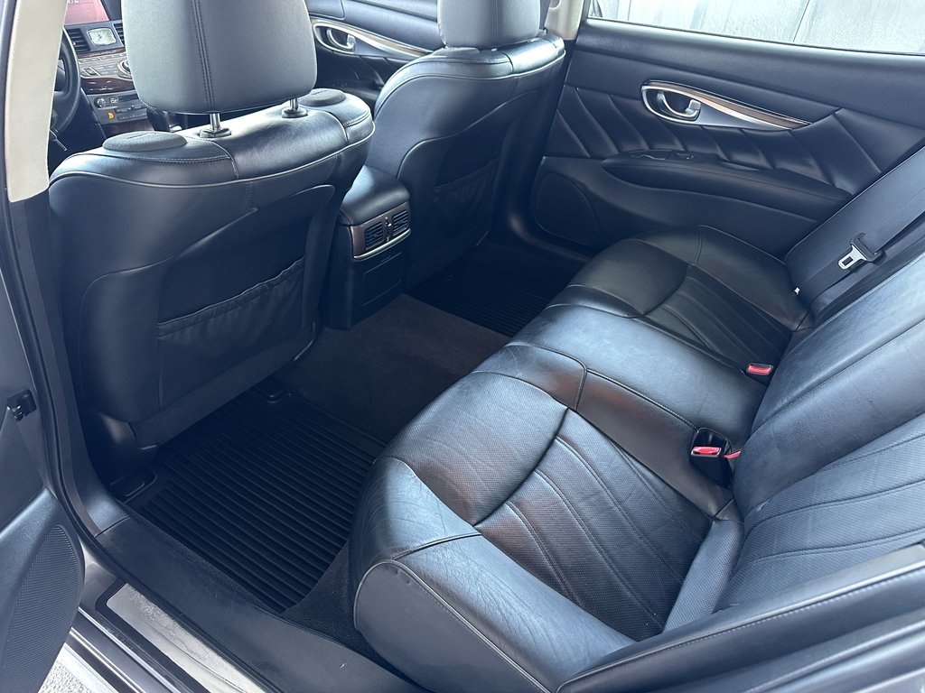 Infiniti Q70L 4dr Sdn V8 2015 à Saint-Georges, Québec - 23 - w1024h768px