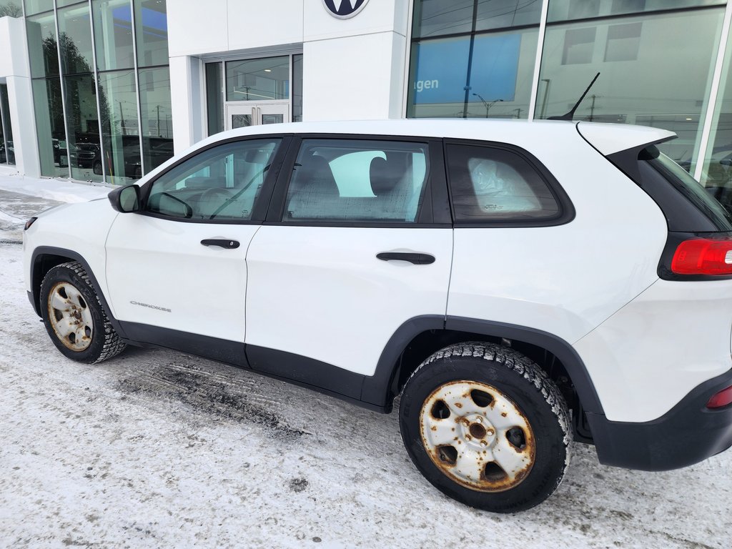Jeep Cherokee FWD 4dr Sport 2014 à Saint-Georges, Québec - 2 - w1024h768px