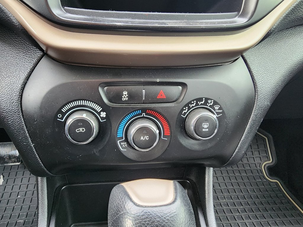 Jeep Cherokee FWD 4dr Sport 2014 à Saint-Georges, Québec - 6 - w1024h768px