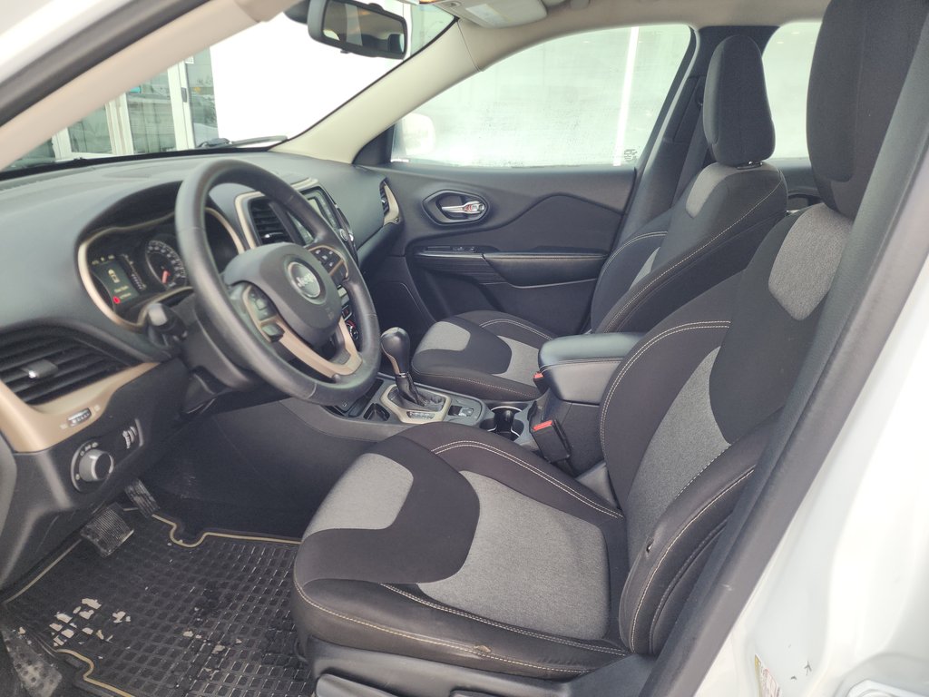 Jeep Cherokee FWD 4dr Sport 2014 à Saint-Georges, Québec - 5 - w1024h768px