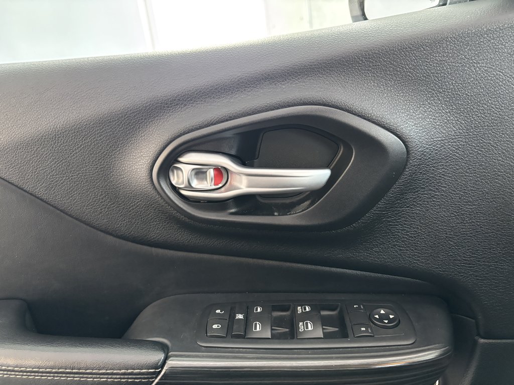 2015 Jeep Cherokee 4WD 4dr Limited in Saint-Georges, Quebec - 20 - w1024h768px