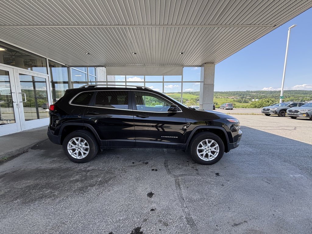 2017 Jeep Cherokee 4WD 4dr North in Saint-Georges, Quebec - 2 - w1024h768px