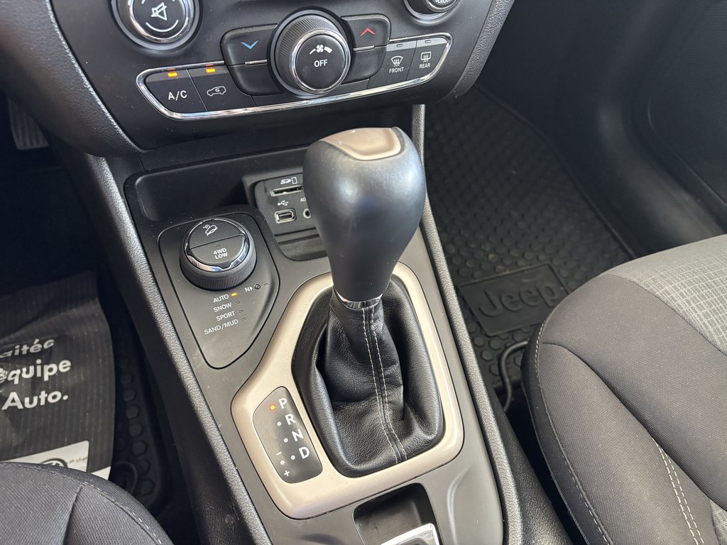 2017 Jeep Cherokee 4WD 4dr North in Saint-Georges, Quebec - 16 - w1024h768px