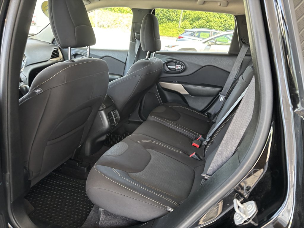 2017 Jeep Cherokee 4WD 4dr North in Saint-Georges, Quebec - 19 - w1024h768px
