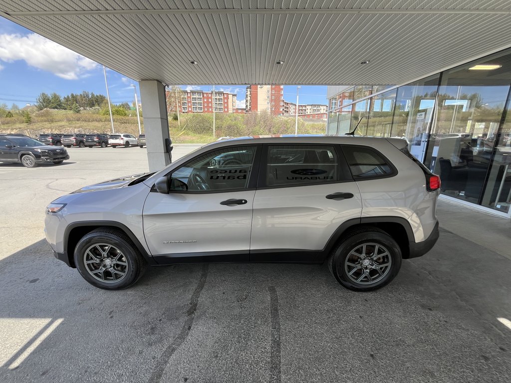 2017 Jeep Cherokee 4WD 4dr Sport in Saint-Georges, Quebec - 3 - w1024h768px