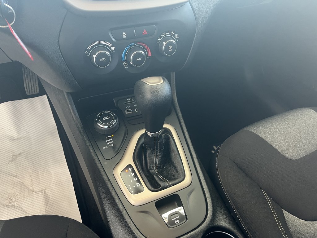 Jeep Cherokee 4WD 4dr Sport 2017 à Saint-Georges, Québec - 8 - w1024h768px