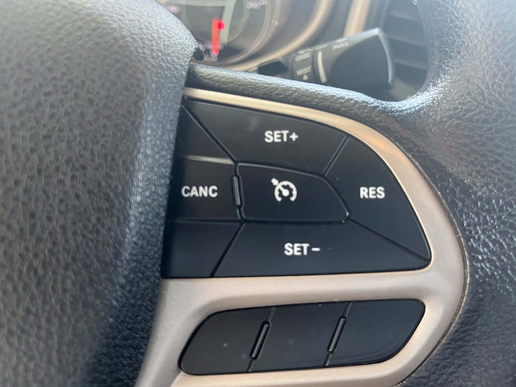 Jeep Cherokee 4WD 4dr Sport 2017 à Saint-Georges, Québec - 9 - w1024h768px