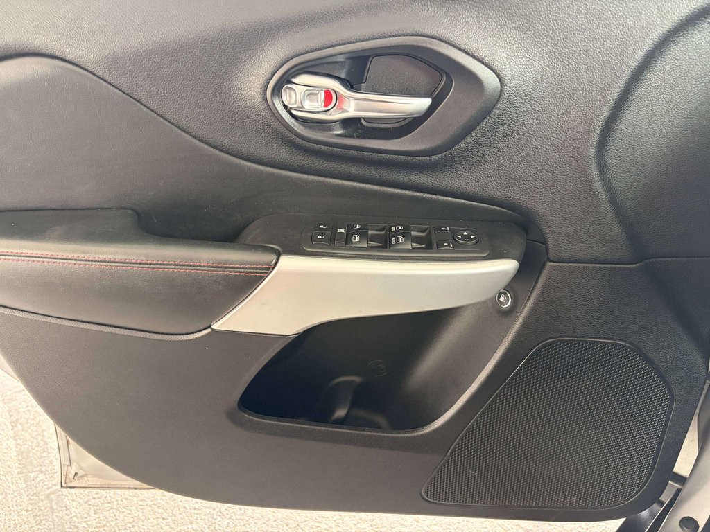 Jeep Cherokee Trailhawk 2018 à Saint-Georges, Québec - 17 - w1024h768px