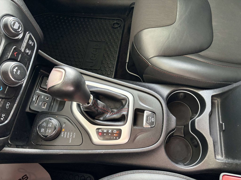 Jeep Cherokee Trailhawk 2018 à Saint-Georges, Québec - 12 - w1024h768px
