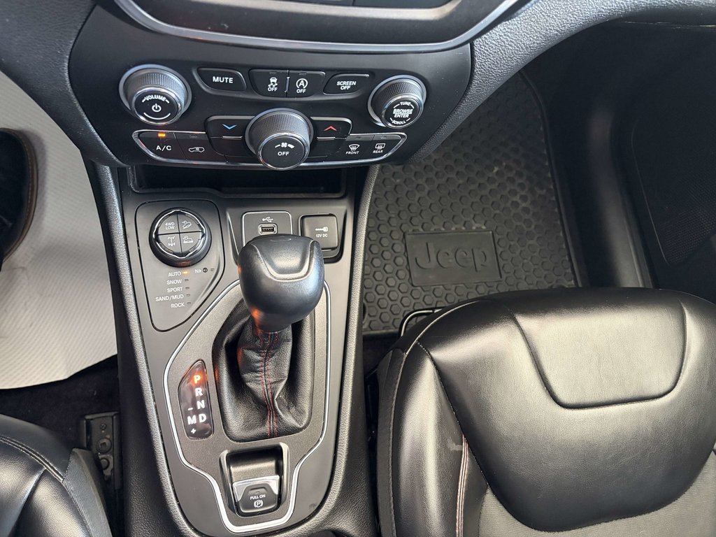 2019 Jeep Cherokee Trailhawk 4x4 in Saint-Georges, Quebec - 10 - w1024h768px