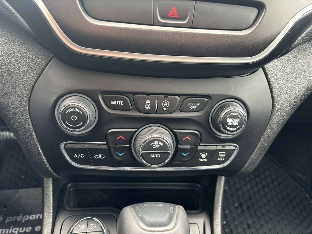 2019 Jeep Cherokee Trailhawk in Saint-Georges, Quebec - 16 - w1024h768px