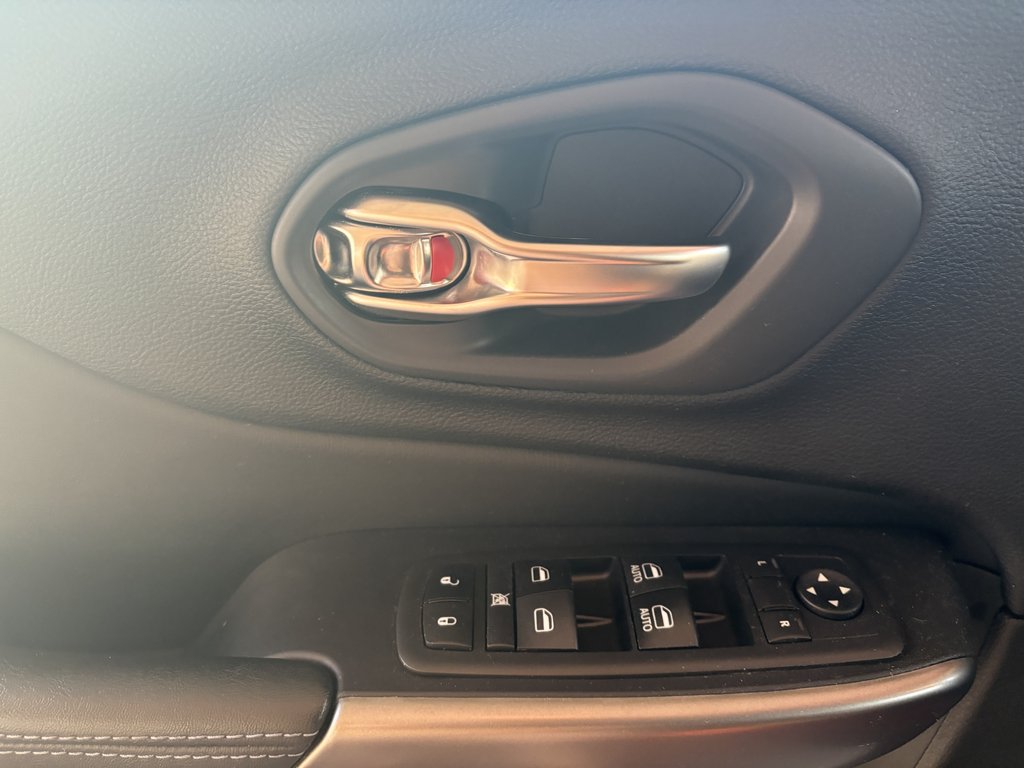 2020 Jeep Cherokee North 4x4 in Saint-Georges, Quebec - 20 - w1024h768px