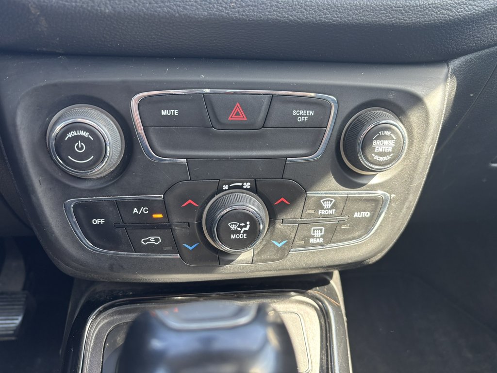 Jeep Compass Limited 4x4 2018 à Saint-Georges, Québec - 16 - w1024h768px