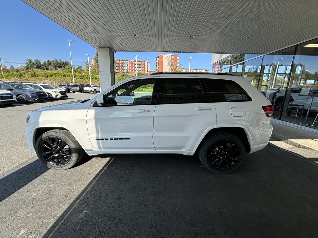 2020  Grand Cherokee Altitude 4x4 in Saint-Georges, Quebec - 7 - w1024h768px