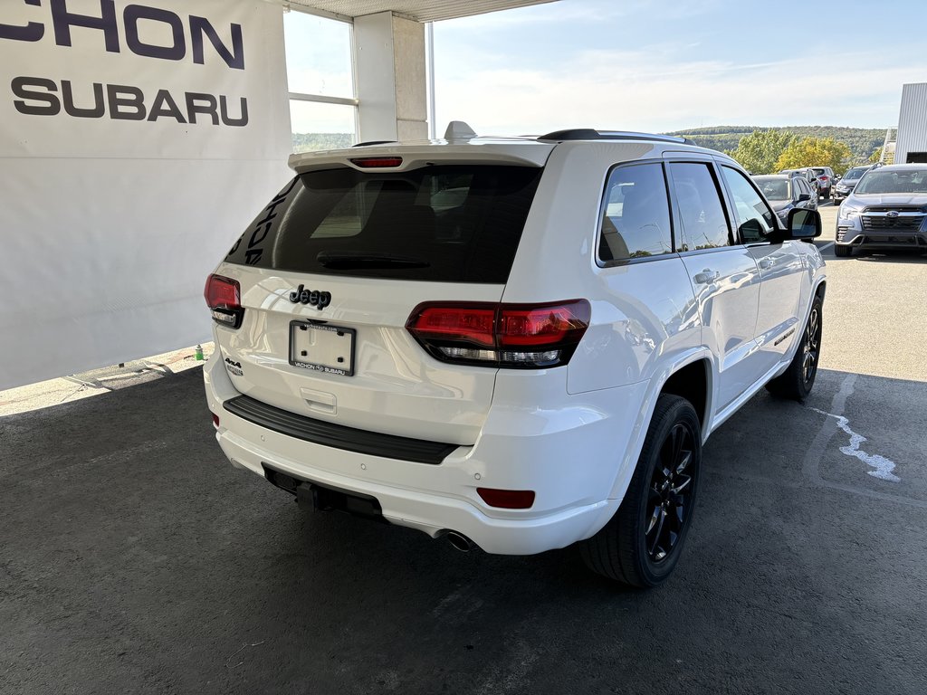 2020  Grand Cherokee Altitude 4x4 in Saint-Georges, Quebec - 4 - w1024h768px