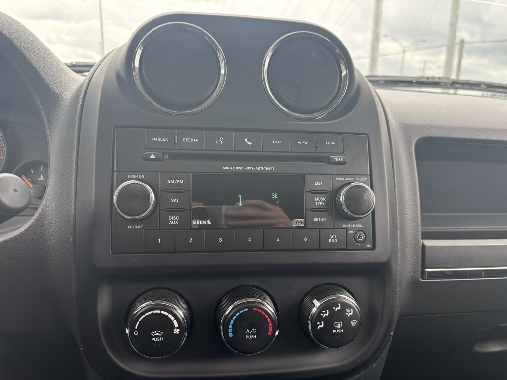 Jeep Patriot 4WD 4dr High Altitude 2015 à Saint-Georges, Québec - 13 - w1024h768px