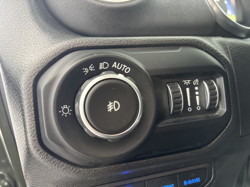 2022 Jeep Wrangler 4xe Unlimited Sahara 4x4 in Saint-Georges, Quebec - 19 - w1024h768px