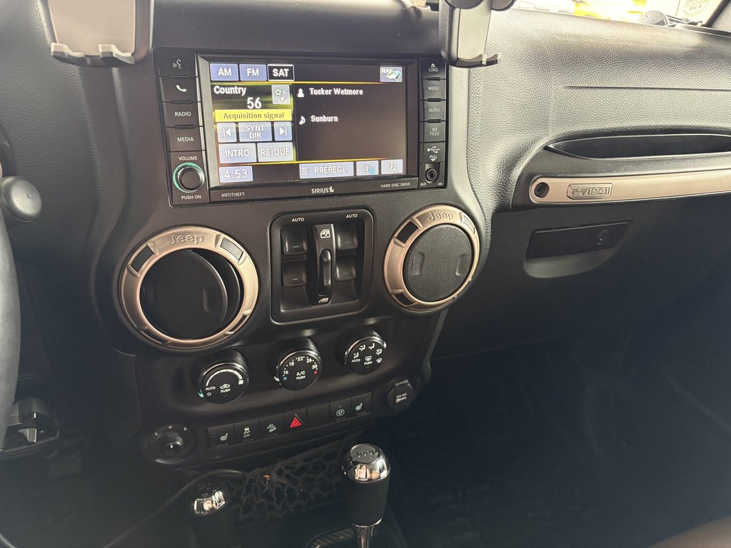 2016 Jeep WRANGLER UNLIMITED 4WD 4dr 75th Anniversary in Saint-Georges, Quebec - 12 - w1024h768px