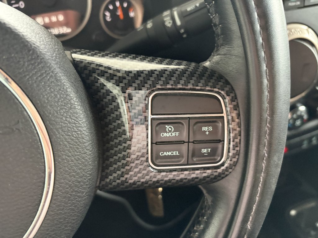 2016 Jeep WRANGLER UNLIMITED 4WD 4dr 75th Anniversary in Saint-Georges, Quebec - 14 - w1024h768px