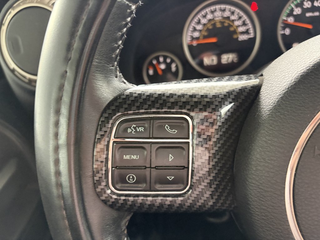 2016 Jeep WRANGLER UNLIMITED 4WD 4dr 75th Anniversary in Saint-Georges, Quebec - 15 - w1024h768px