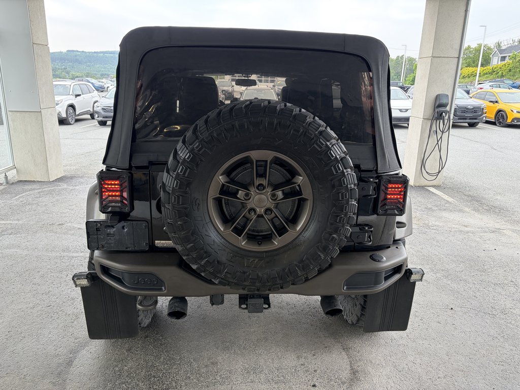 2016 Jeep WRANGLER UNLIMITED 4WD 4dr 75th Anniversary in Saint-Georges, Quebec - 4 - w1024h768px