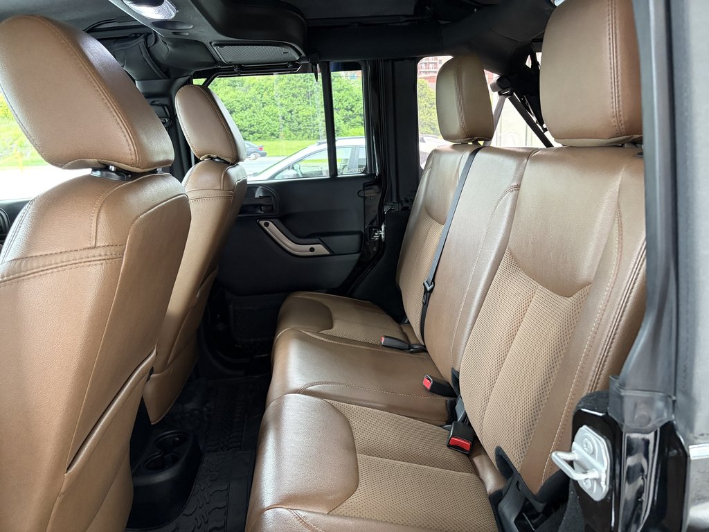 2016 Jeep WRANGLER UNLIMITED 4WD 4dr 75th Anniversary in Saint-Georges, Quebec - 17 - w1024h768px