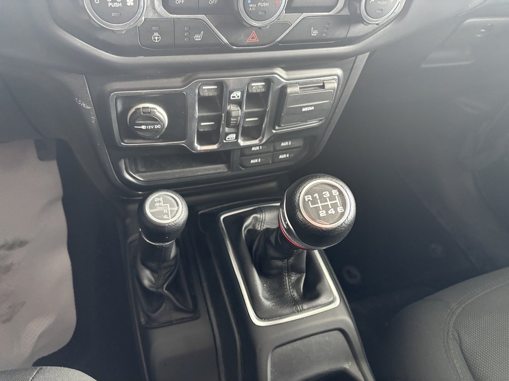 Jeep WRANGLER UNLIMITED Sport 4x4 2019 à Saint-Georges, Québec - 19 - w1024h768px