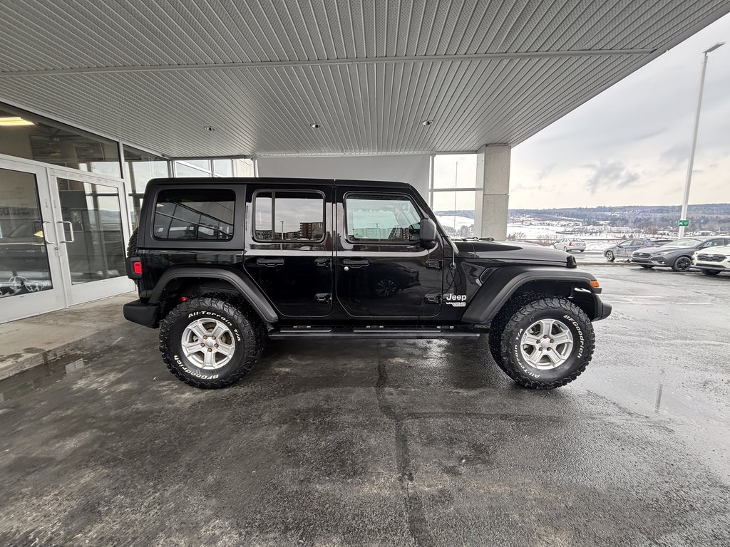 Jeep WRANGLER UNLIMITED Sport 4x4 2019 à Saint-Georges, Québec - 2 - w1024h768px