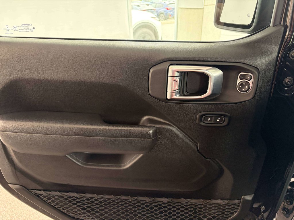 2023 Jeep Wrangler Rubicon in Saint-Georges, Quebec - 17 - w1024h768px