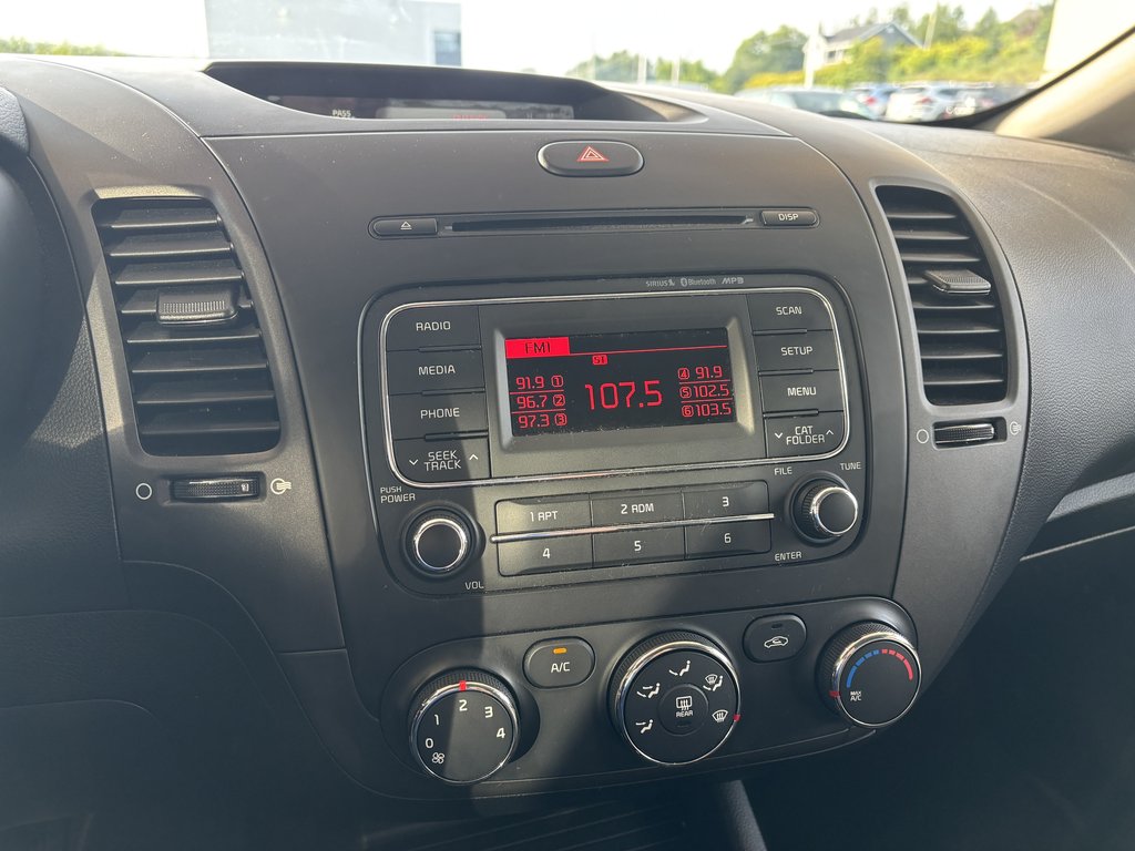2015 Kia Forte 4dr Sdn Auto LX in Saint-Georges, Quebec - 13 - w1024h768px